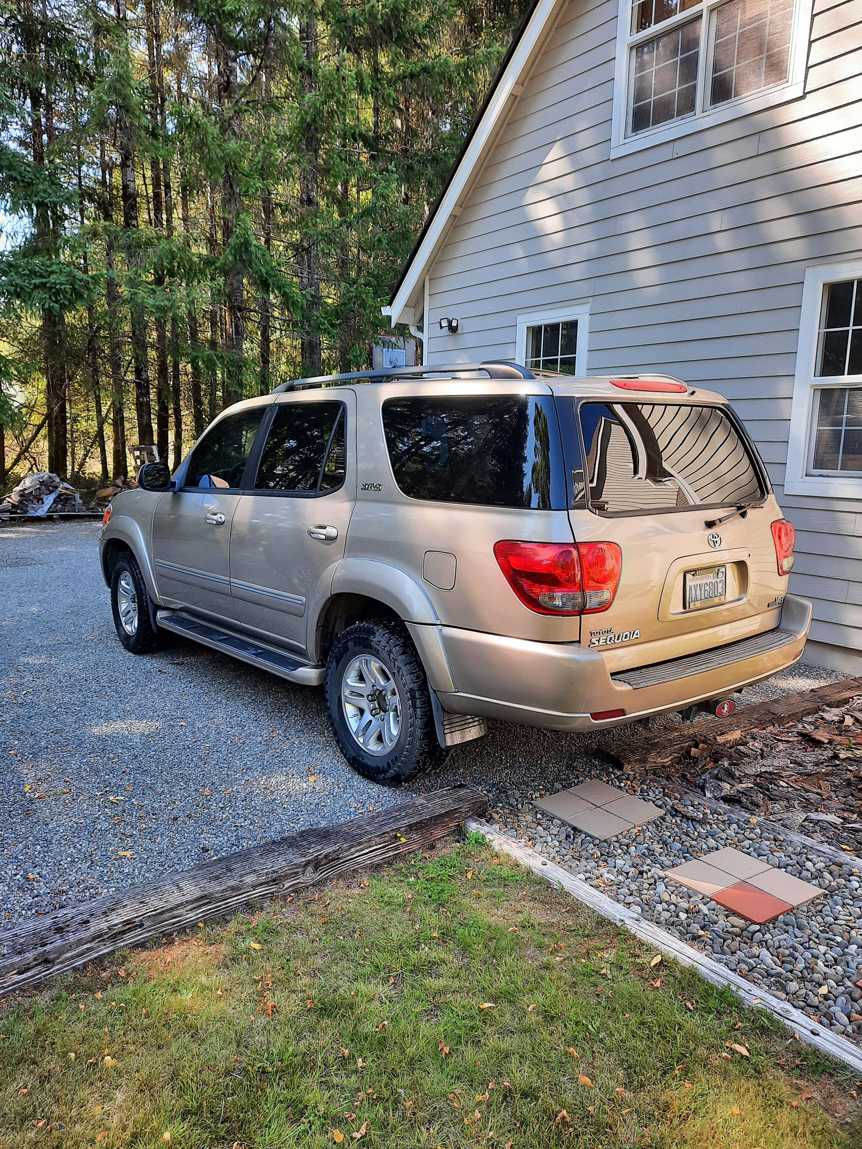 Used 2006 Toyota Sequoia SR5 RWD image 5