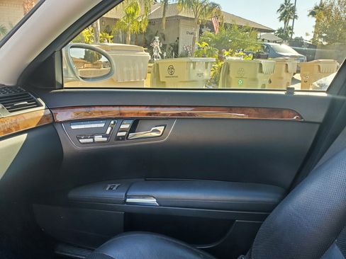 Used 2007 Mercedes-Benz S 550 image 12