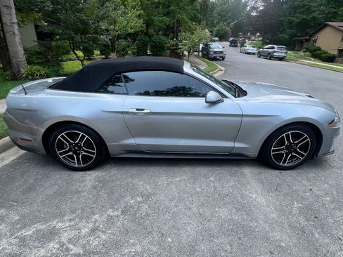 Used 2021 Ford Mustang Premium RWD image 9