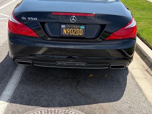 Used 2013 Mercedes-Benz SL 550 w/ Premium Pkg image 12