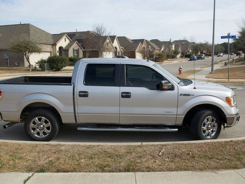 Used 2014 Ford F150 XLT w/ Equipment Group 302A Luxury image 11