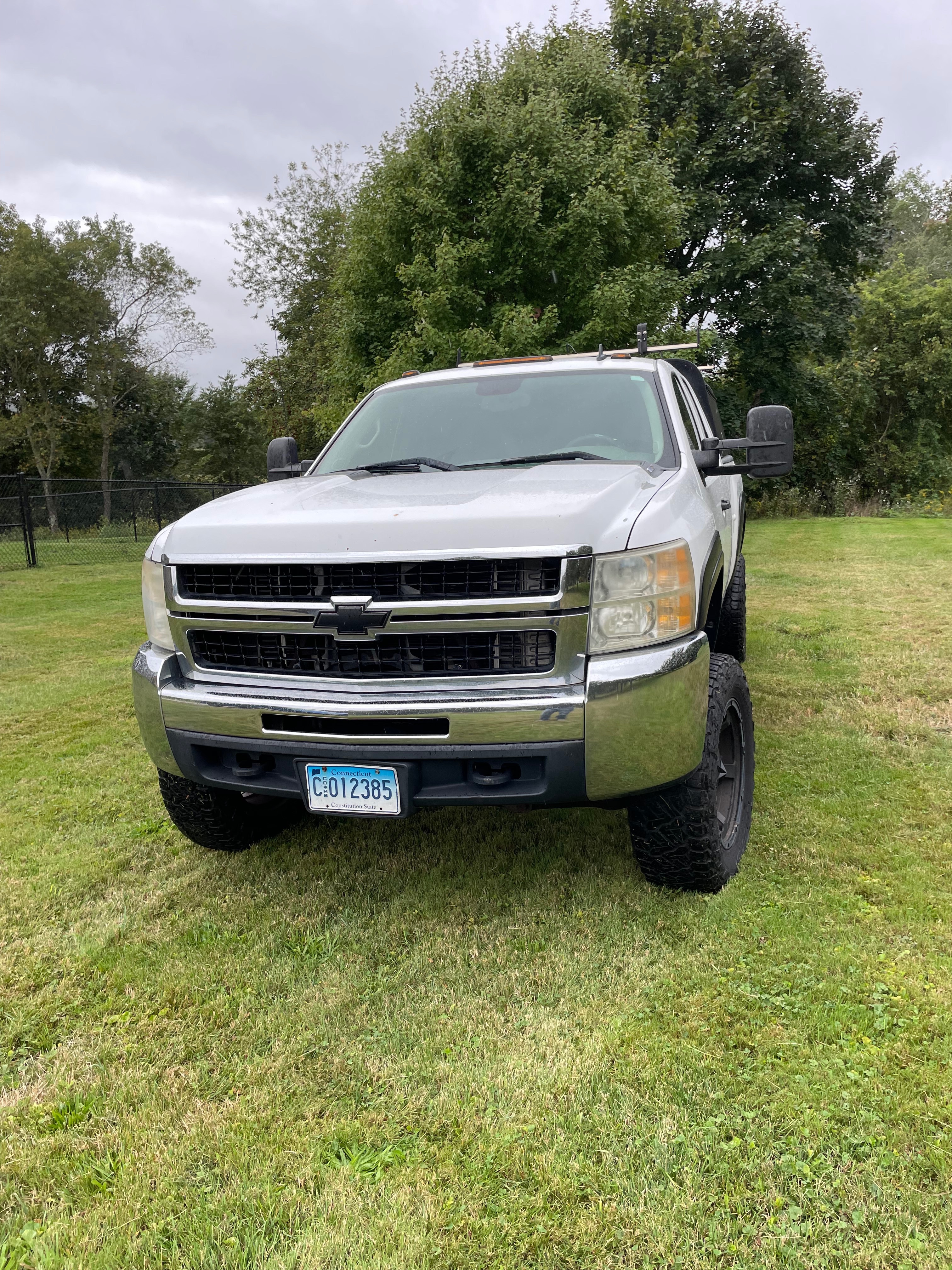 Used 2007 Chevrolet Silverado 2500 W/T w/ LS Package AWD/4WD image 1