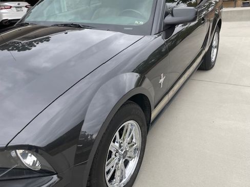 Used 2007 Ford Mustang Convertible RWD image 22