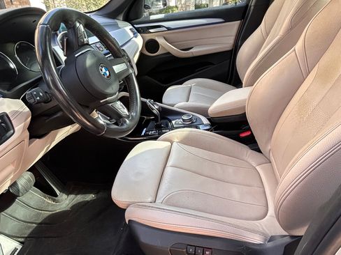 Used 2020 BMW X1 sDrive28i w/ M Sport Package image 4