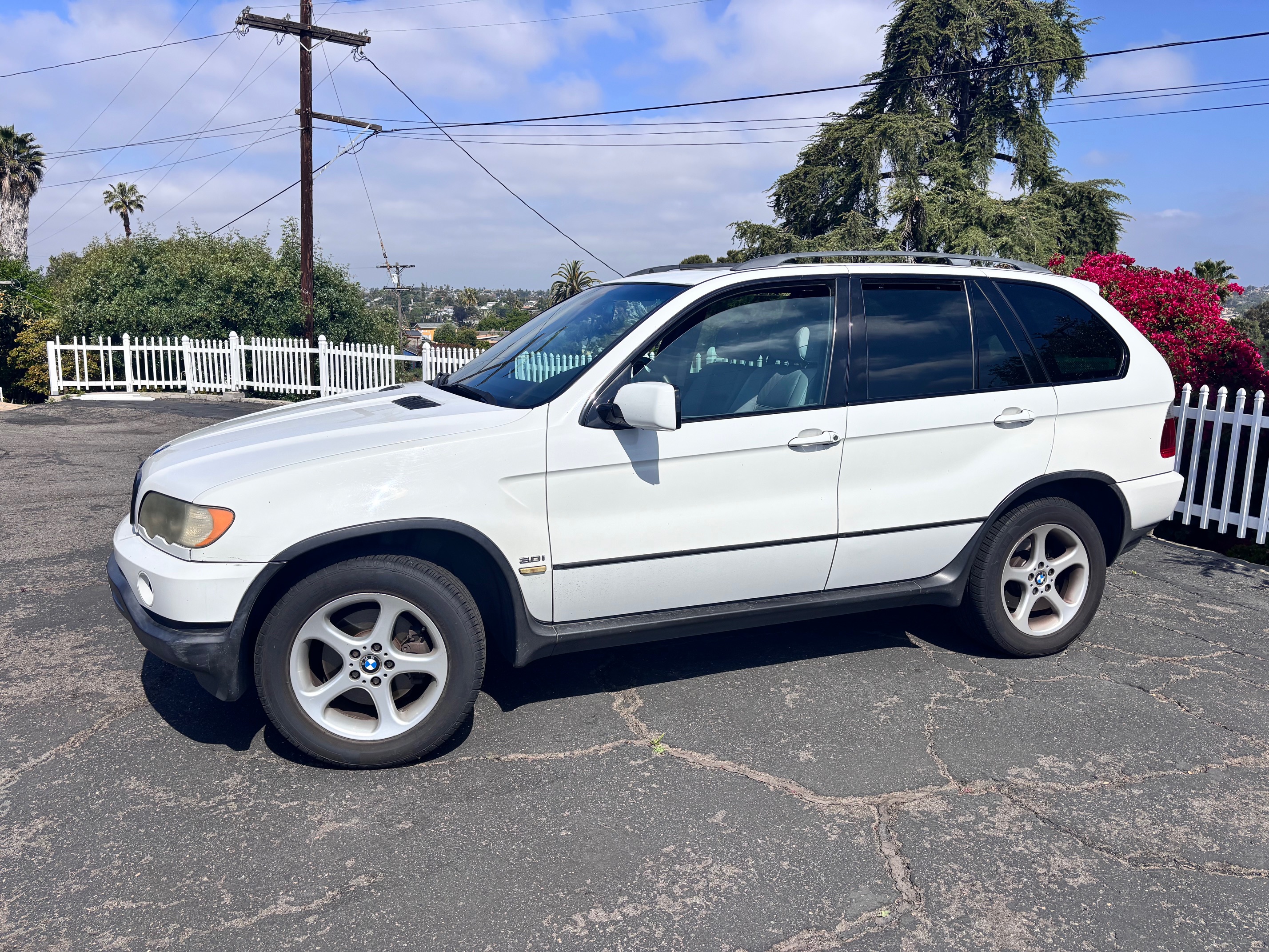 Used 2002 BMW X5 3.0i AWD/4WD image 1