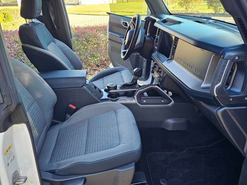 Used 2023 Ford Bronco Outer Banks image 9