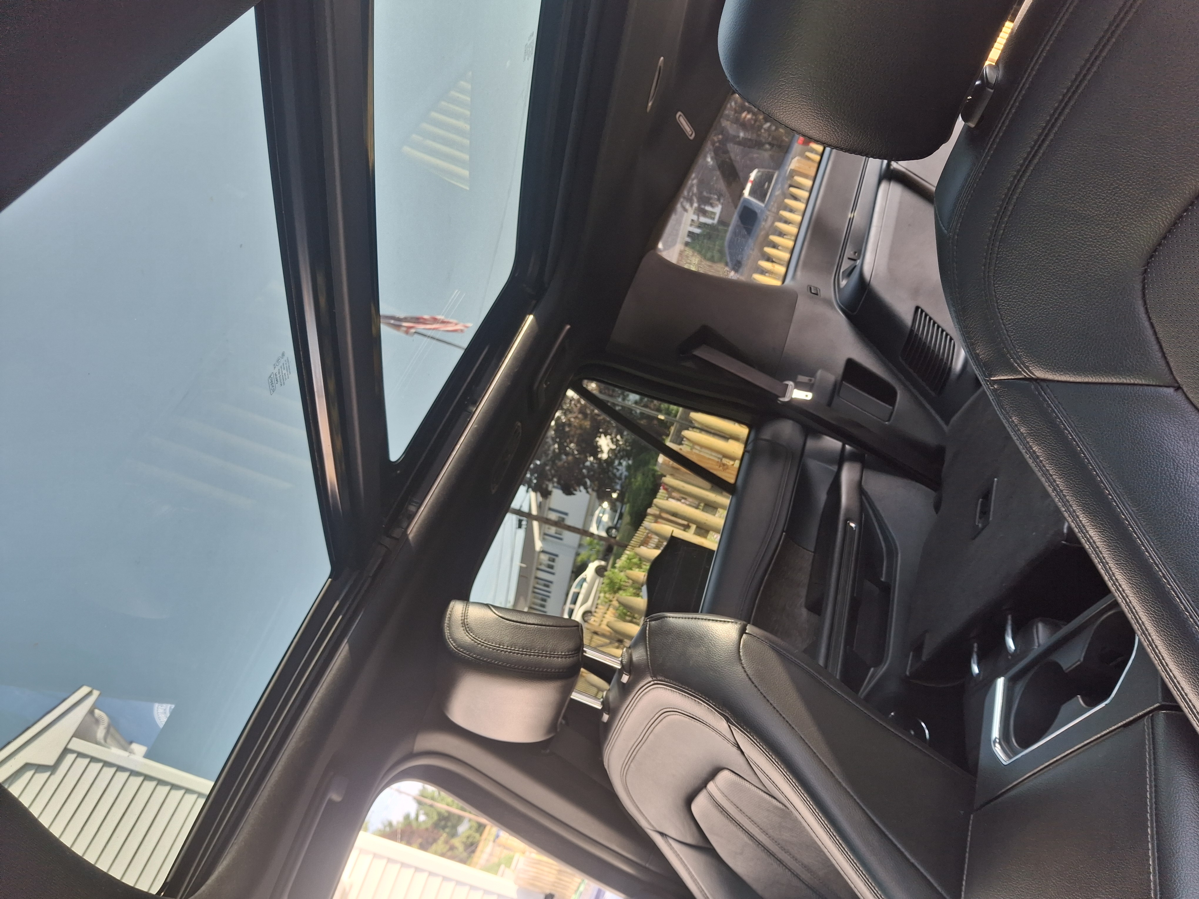 Used 2018 Ford Expedition Max Limited AWD/4WD image 2
