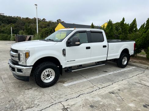 Used 2019 Ford F350 XLT image 9