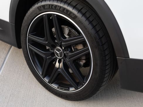 Used 2021 Mercedes-Benz GLB 35 AMG 4MATIC image 18