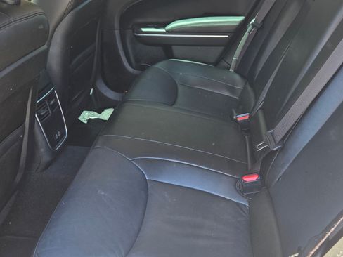 Used 2021 Chrysler 300 Touring L RWD image 9