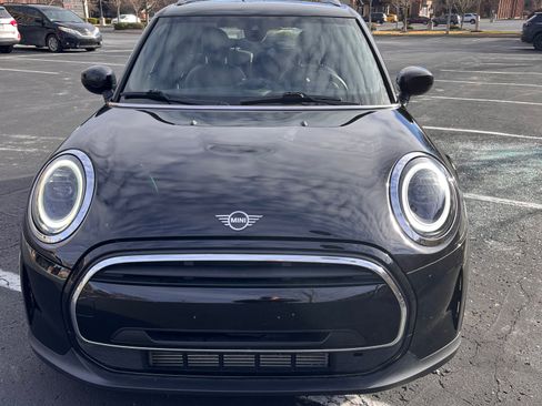 Used 2022 MINI Cooper 4-Door Hardtop image 1