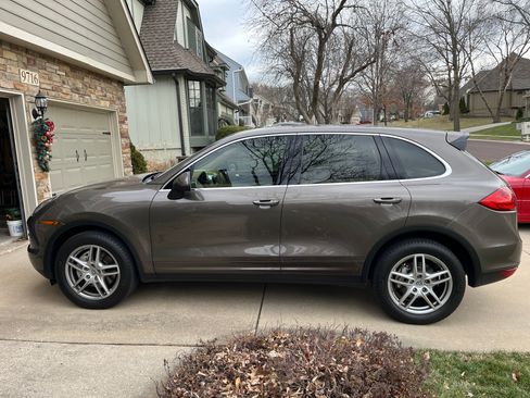 Used 2011 Porsche Cayenne S image 6