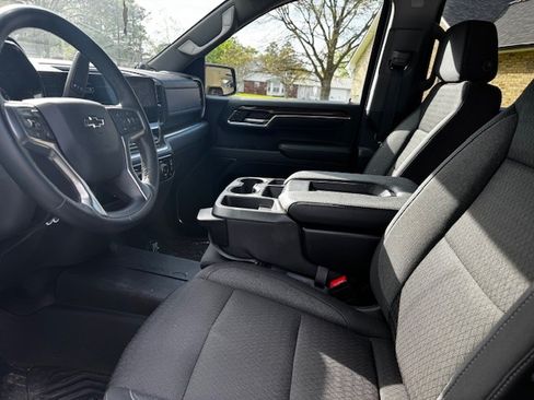 Used 2023 Chevrolet Silverado 1500 LT Trail Boss w/ Protection Package image 9