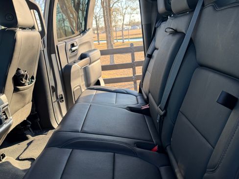 Used 2019 GMC Sierra 1500 SLT image 17