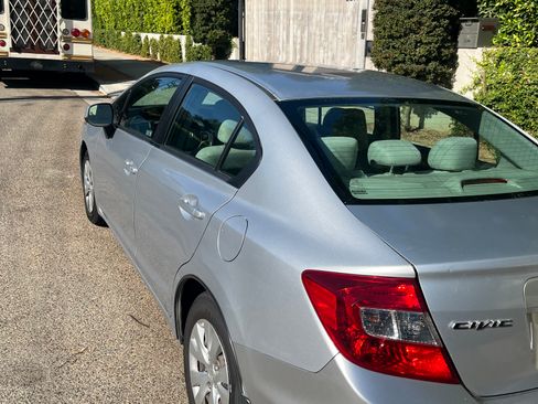 Used 2012 Honda Civic LX image 5