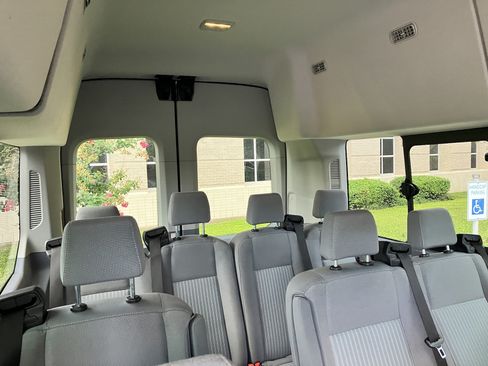 Used 2019 Ford Transit 350 XLT image 8