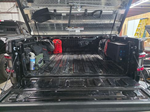 Used 2021 Jeep Gladiator Sport image 18