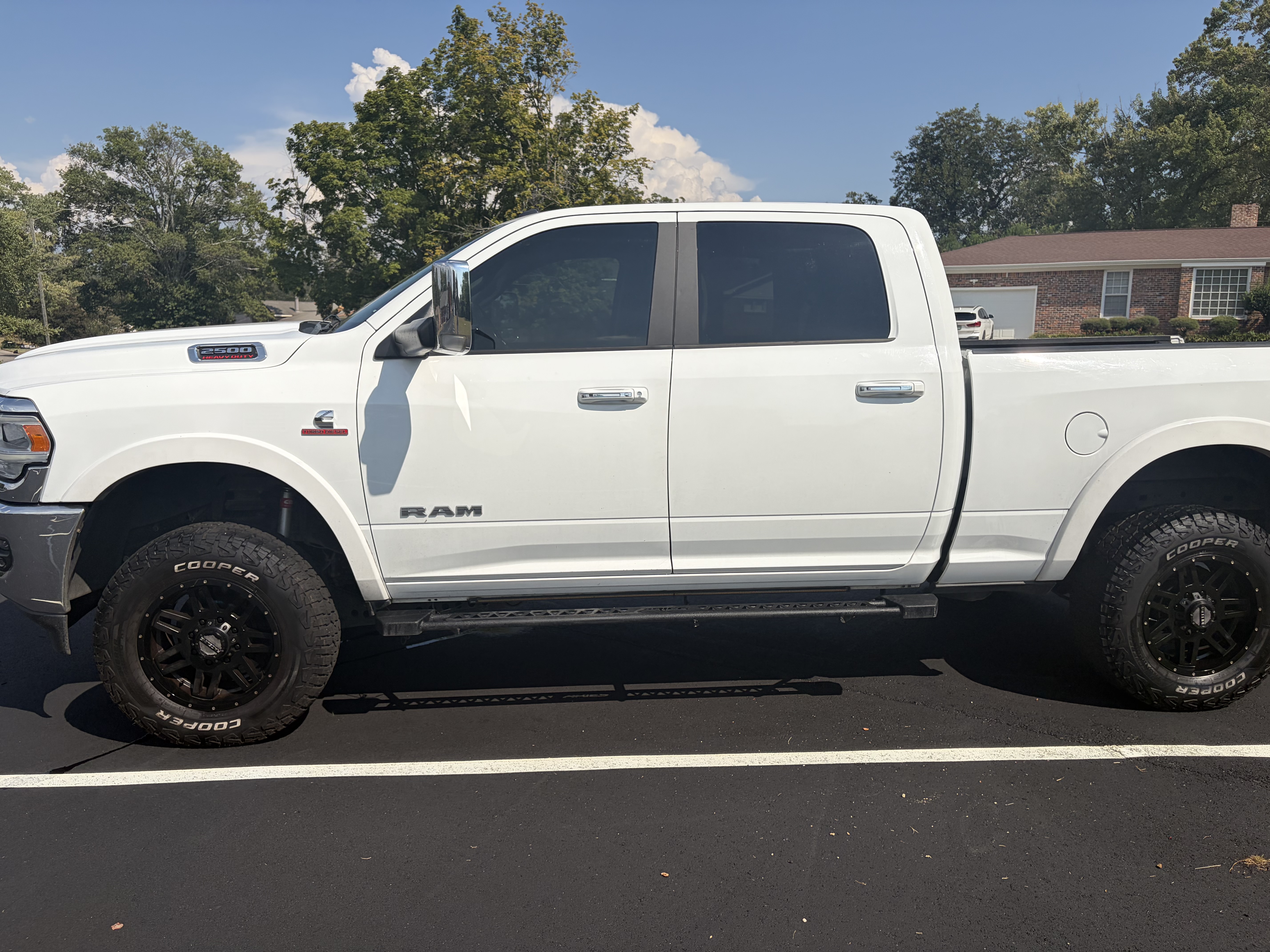 Used 2020 RAM 2500 Laramie AWD/4WD image 1