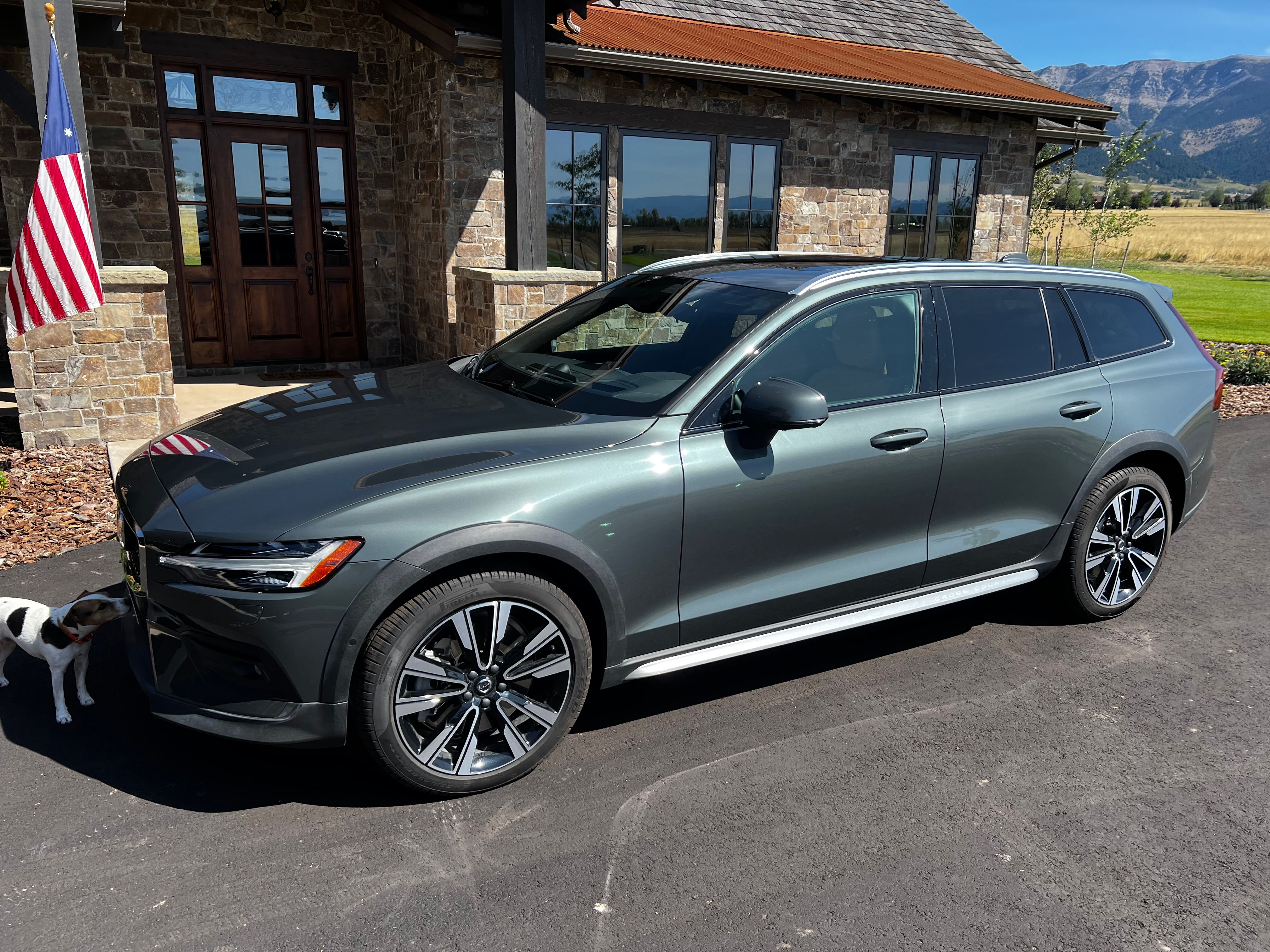 Used 2026 Volvo V60 B5 Cross Country Ultra w/ Protection Package Premier AWD/4WD image 1