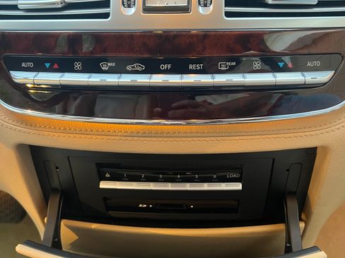 Used 2011 Mercedes-Benz S 550 image 21