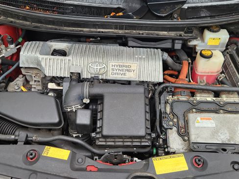 Used 2010 Toyota Prius Five image 2