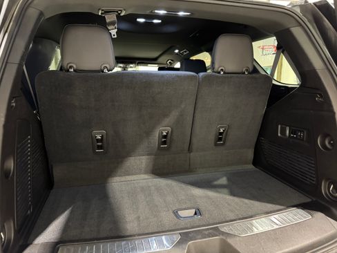 Used 2021 GMC Yukon Denali w/ Denali Ultimate Package image 8