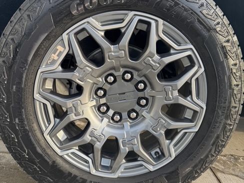 Used 2024 GMC Hummer EV 3X w/ LPO, Illumination Package image 29