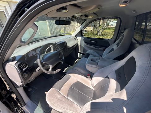 Used 2004 Ford F150 Lightning image 22