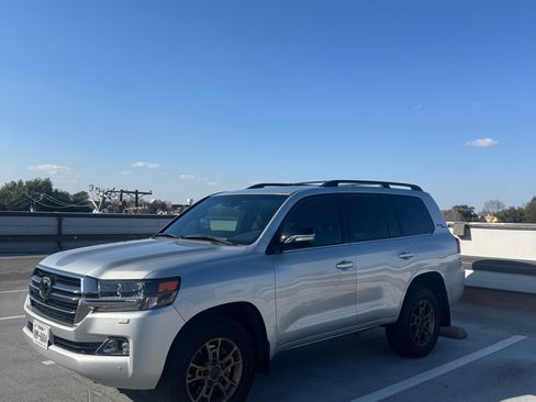 Used 2021 Toyota Land Cruiser Heritage Edition image 26