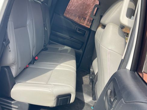 Used 2014 Toyota Tundra SR image 16