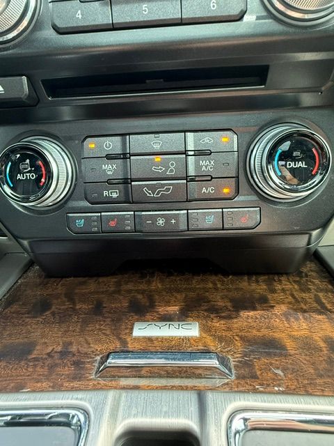 Used 2015 Ford F150 Platinum w/ Equipment Group 701A Luxury RWD image 17