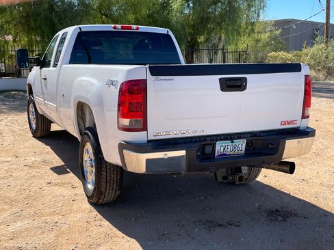 Used 2011 GMC Sierra 2500 SLE w/ SLE Preferred Package image 6
