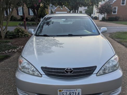 Used 2003 Toyota Camry LE FWD image 1