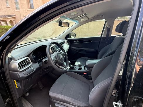 Used 2018 Kia Sorento L FWD image 12