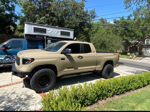 Used 2020 Toyota Tundra SR5 w/ TRD Off-Road Package AWD/4WD image 4