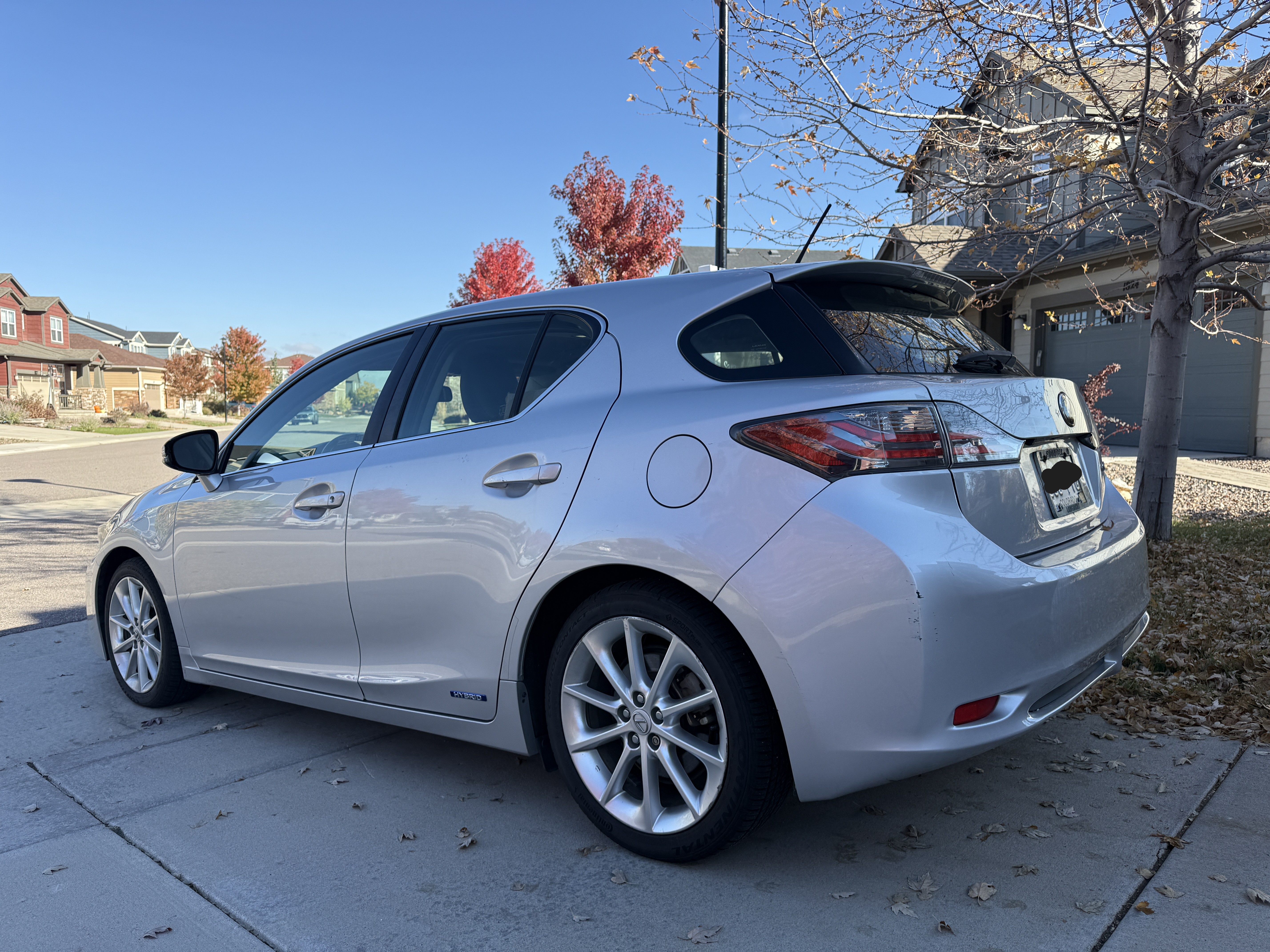 Used 2011 Lexus CT 200h Premium w/ Premium Audio Pkg FWD image 4