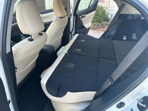 Used 2013 Lexus CT 200h image 21