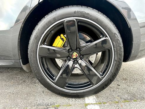 Used 2017 Porsche Macan Turbo image 19