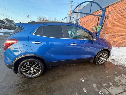 Used 2018 Buick Encore Sport Touring image 2