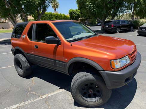 Used 1998 Isuzu Amigo 4WD image 2