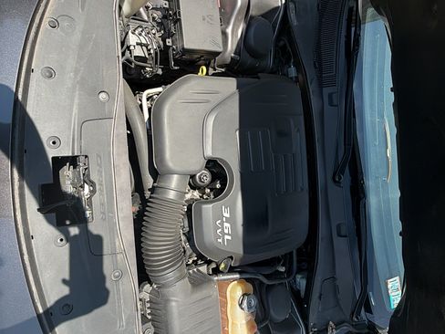 Used 2015 Dodge Charger SE w/ Power Sunroof Group RWD image 5