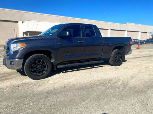 Used 2016 Toyota Tundra SR5 image 1
