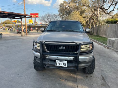 Used 2003 Ford F150 XLT image 5