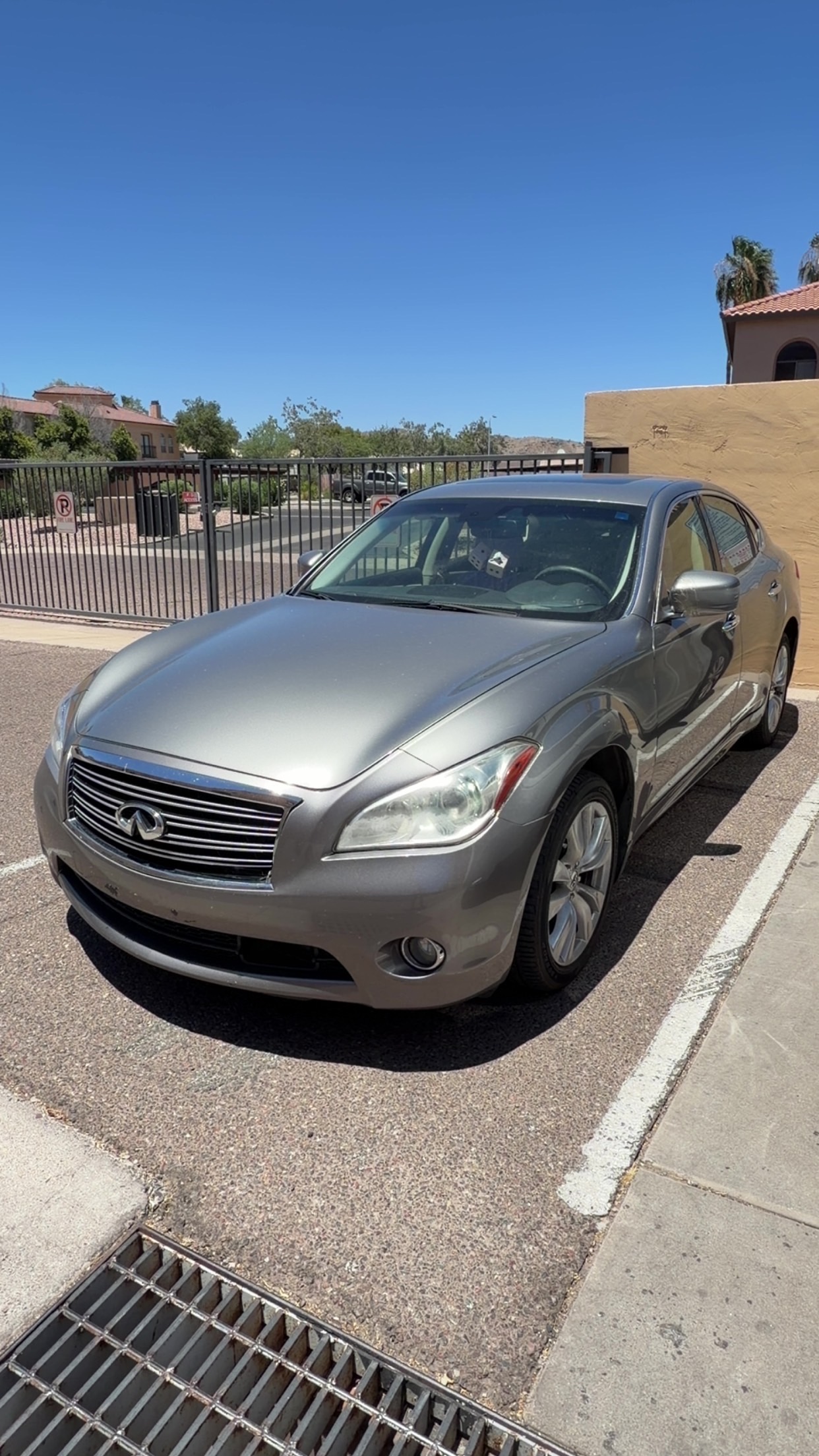 Used 2011 INFINITI M37 x w/ Deluxe Touring Pkg AWD/4WD image 1