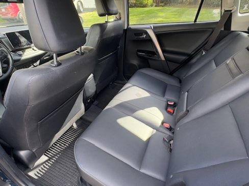 Used 2018 Toyota RAV4 Limited image 4