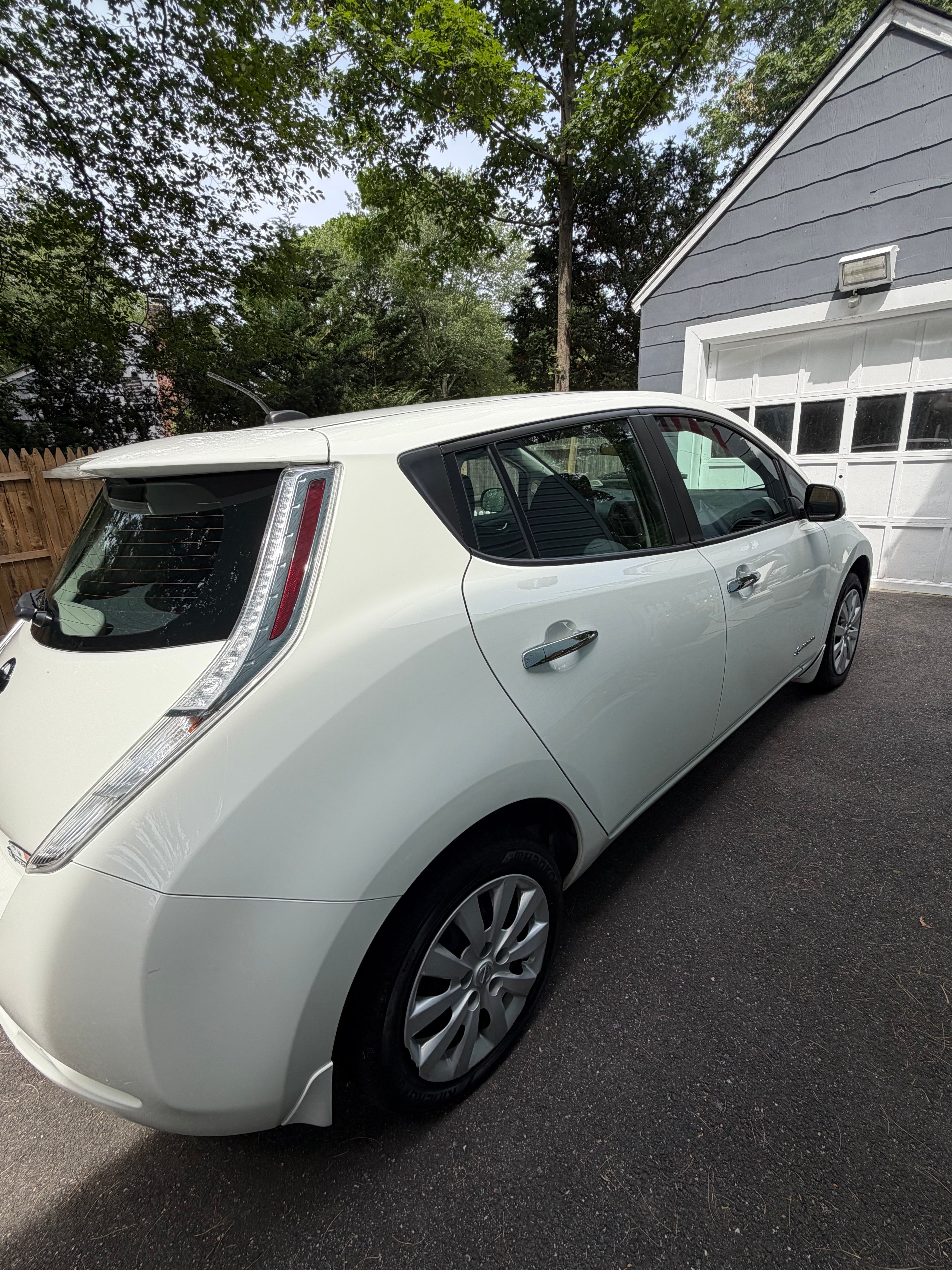 Used 2017 Nissan Leaf S w/ Charge Package FWD image 4