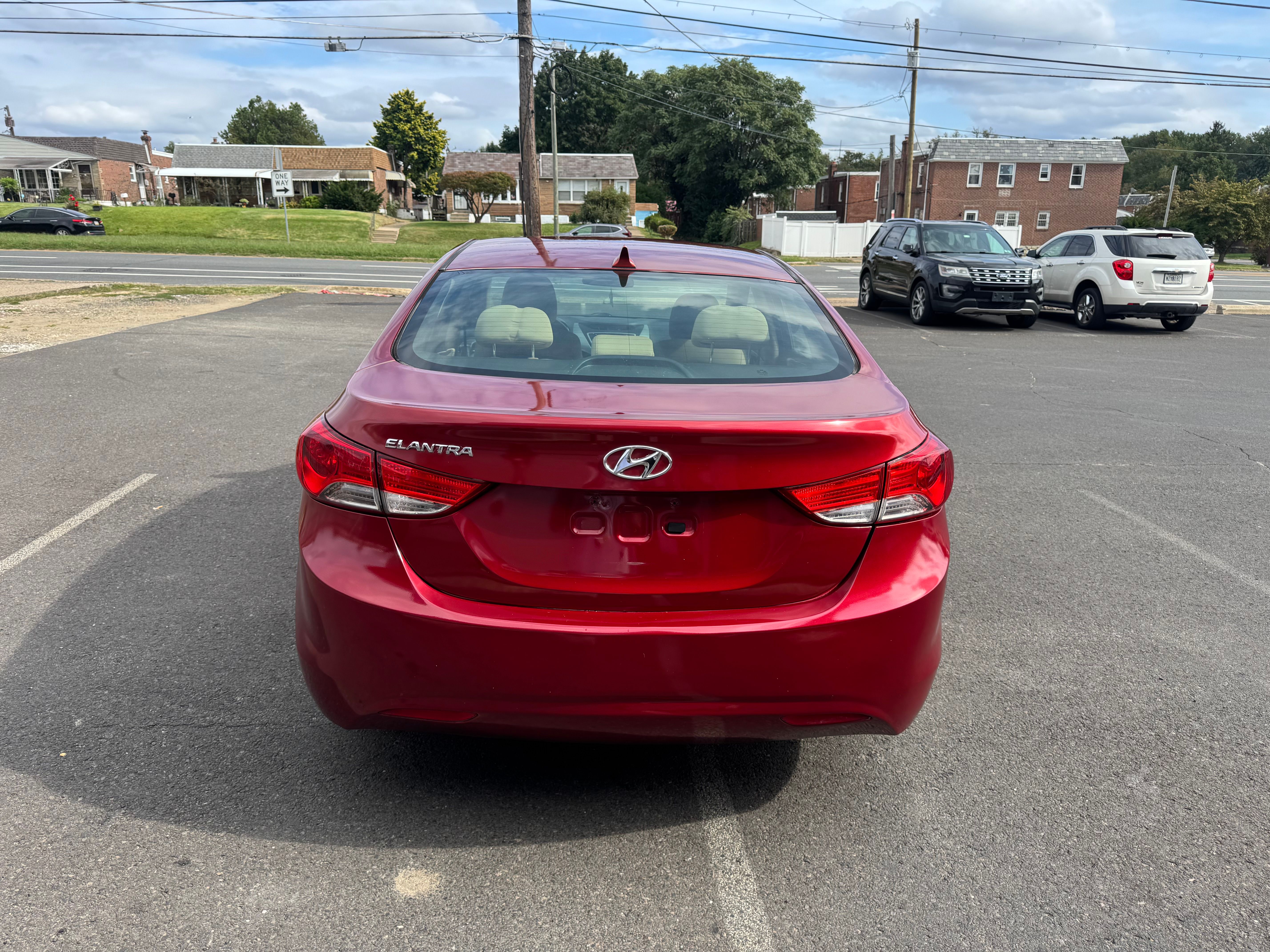 Used 2013 Hyundai Elantra GLS w/ Preferred Pkg FWD image 11