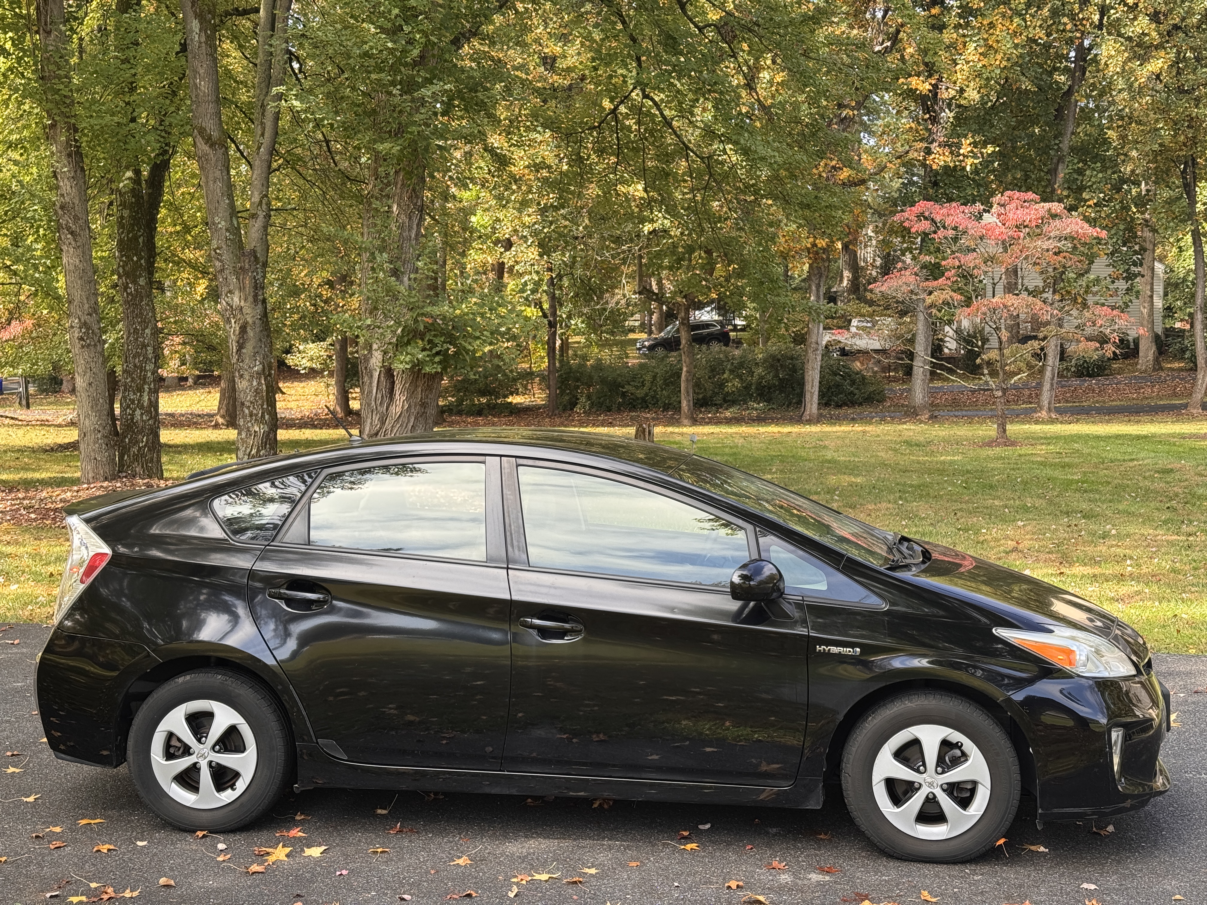 Used 2012 Toyota Prius Two FWD image 2
