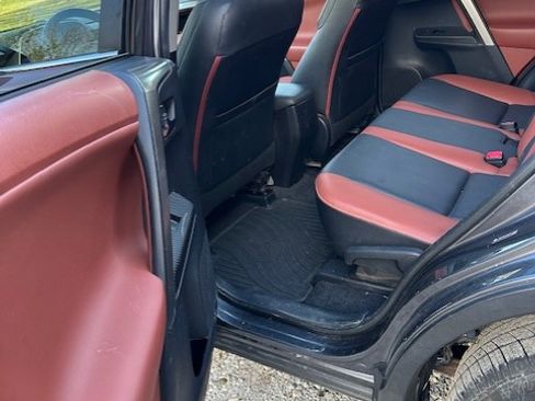 Used 2013 Toyota RAV4 Limited image 9