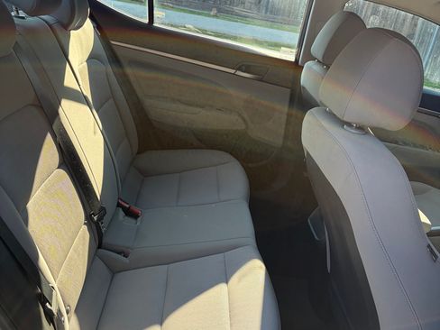 Used 2018 Hyundai Elantra SEL FWD image 21